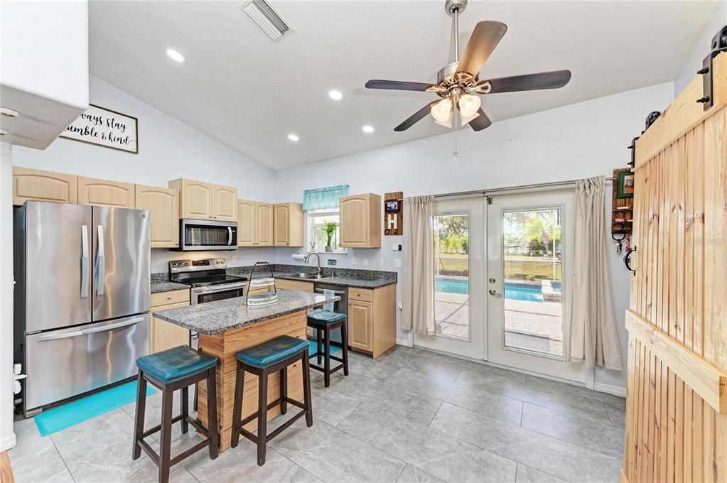 For Sale: $589,000 (3 beds, 2 baths, 1298 Square Feet)