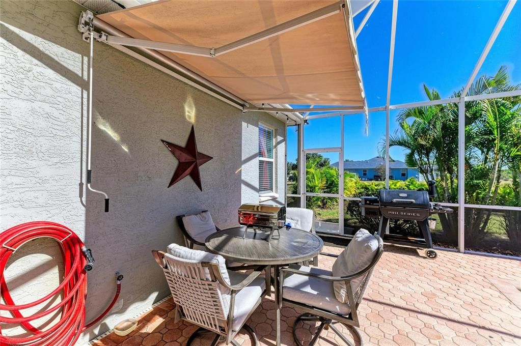 For Sale: $589,000 (3 beds, 2 baths, 1298 Square Feet)