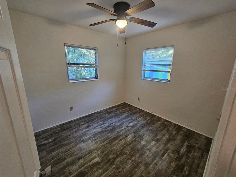 Active With Contract: $1,850 (2 beds, 1 baths, 864 Square Feet)