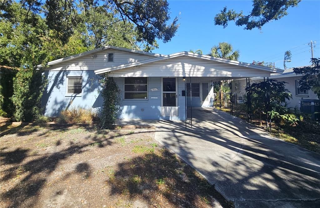 Active With Contract: $1,850 (2 beds, 1 baths, 864 Square Feet)