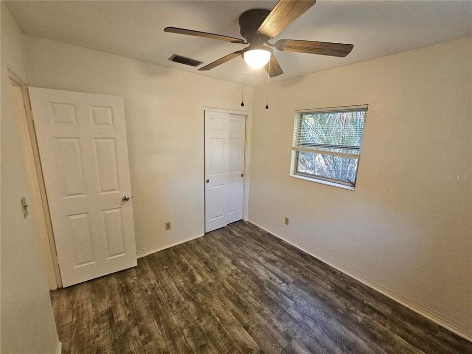 Active With Contract: $1,850 (2 beds, 1 baths, 864 Square Feet)