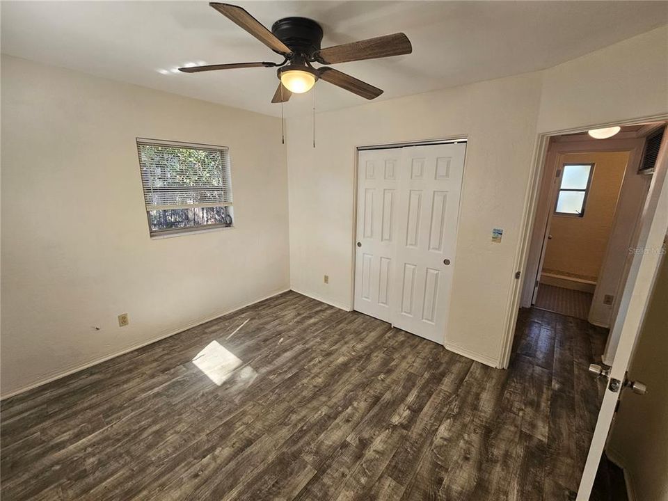 Active With Contract: $1,850 (2 beds, 1 baths, 864 Square Feet)
