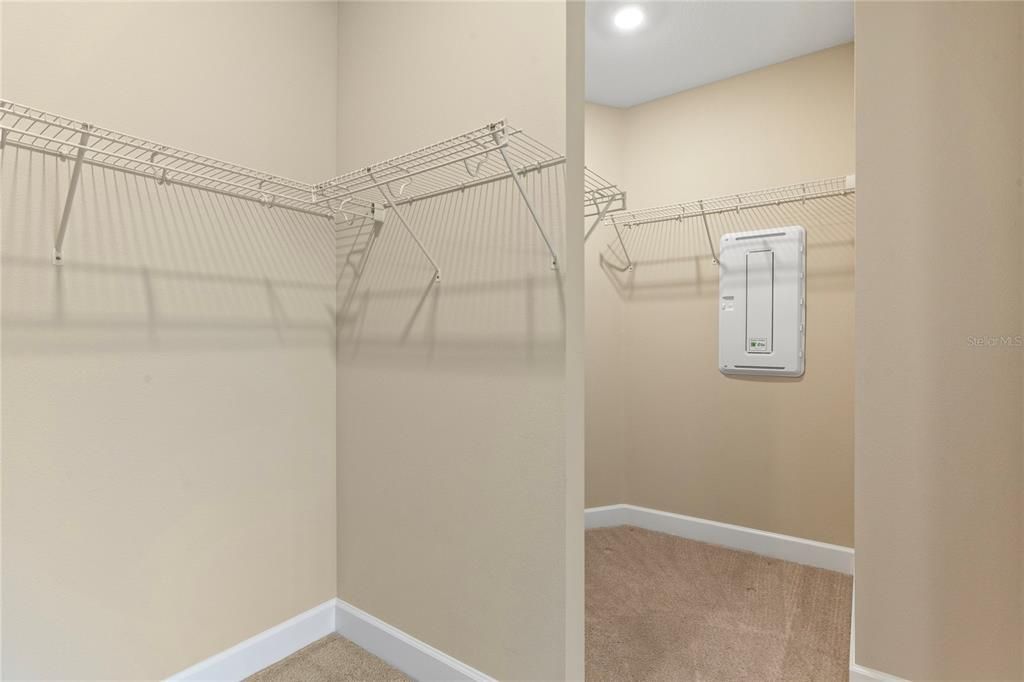 На продажу: $469,999 (3 спален, 2 ванн, 1934 Квадратных фут)