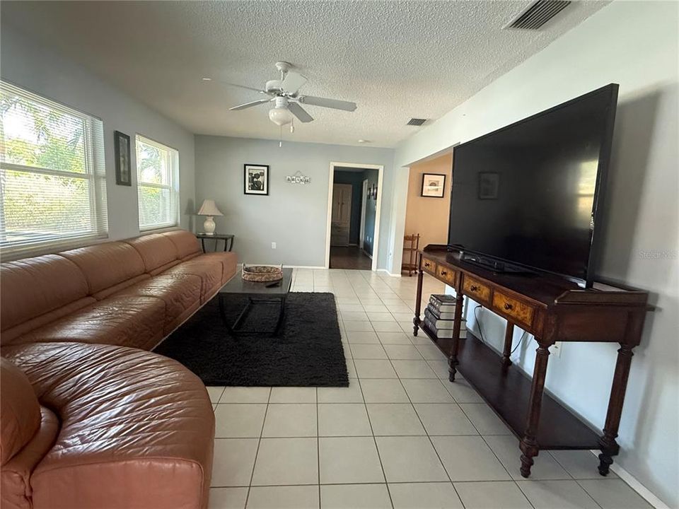 En Renta: $3,000 (3 camas, 2 baños, 1839 Pies cuadrados)