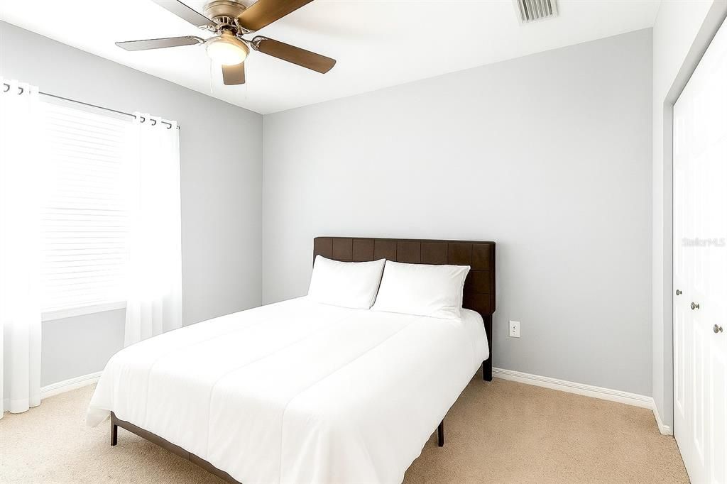 En Venta: $329,900 (3 camas, 2 baños, 1278 Pies cuadrados)