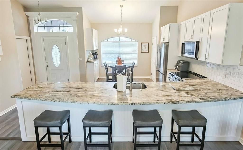 En Venta: $329,900 (3 camas, 2 baños, 1278 Pies cuadrados)