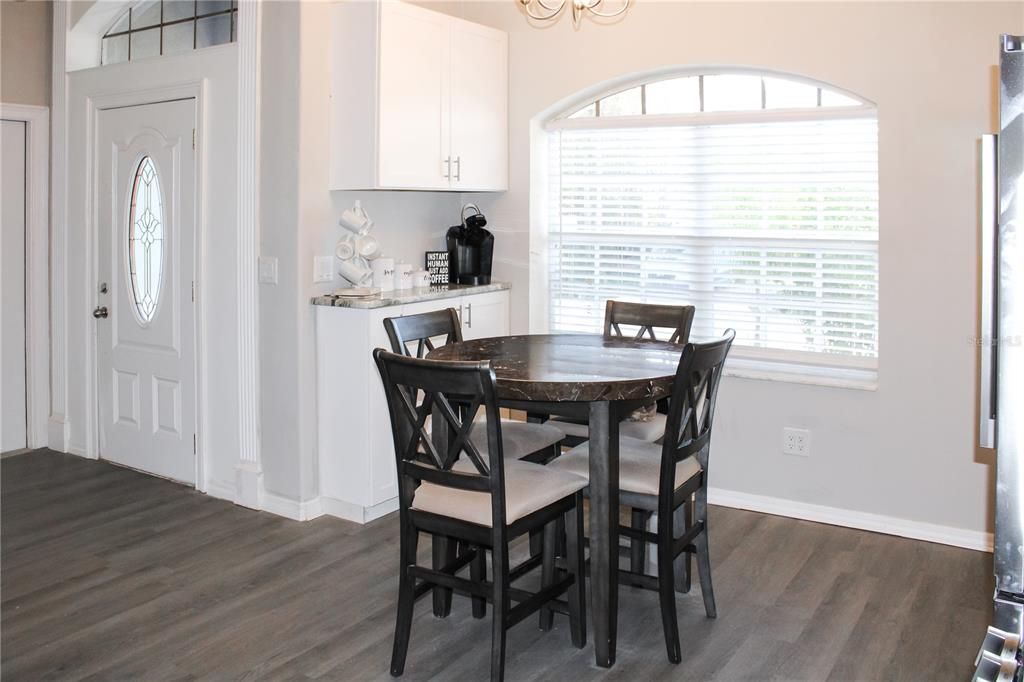 En Venta: $329,900 (3 camas, 2 baños, 1278 Pies cuadrados)