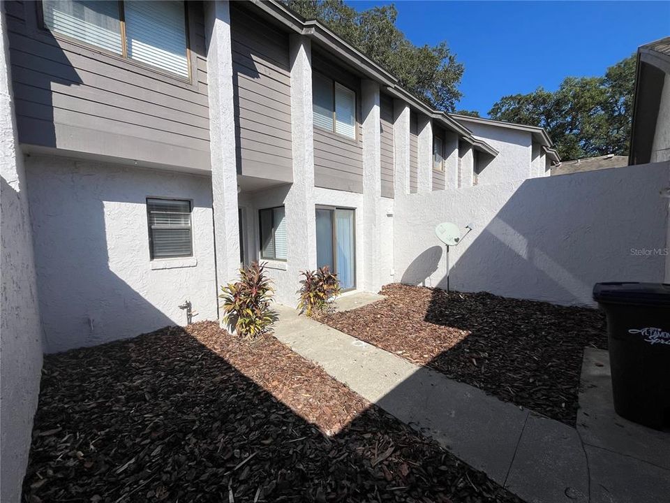 For Rent: $2,067 (3 beds, 2 baths, 1562 Square Feet)