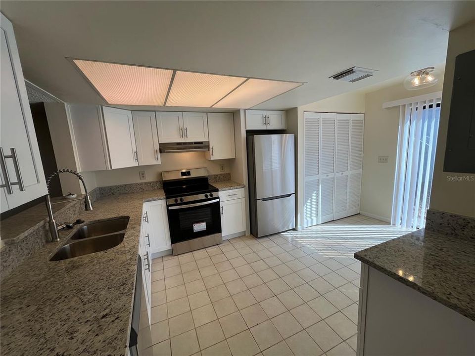 For Rent: $2,067 (3 beds, 2 baths, 1562 Square Feet)