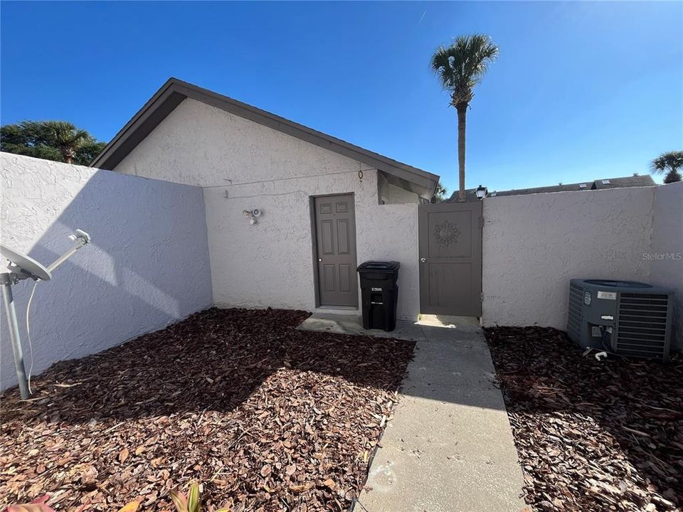 For Rent: $2,067 (3 beds, 2 baths, 1562 Square Feet)