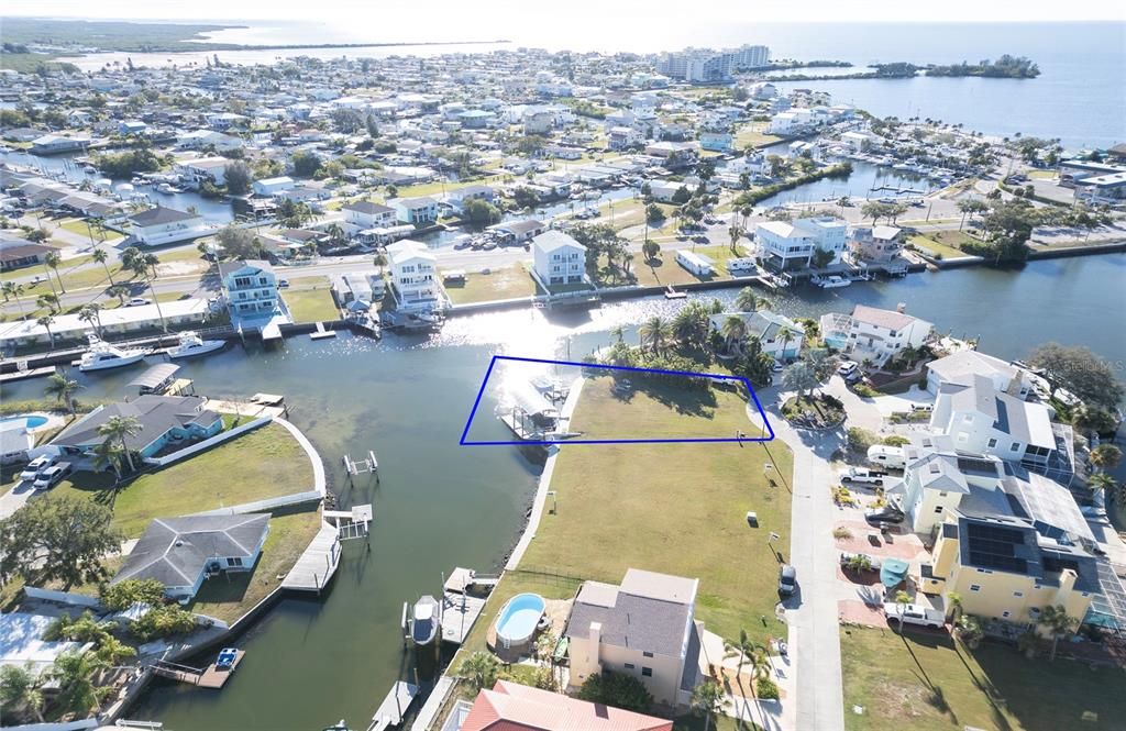 待售: $360,000 (0.15 acres)