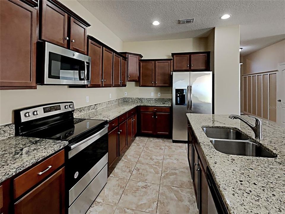 For Sale: $350,000 (4 beds, 3 baths, 2049 Square Feet)