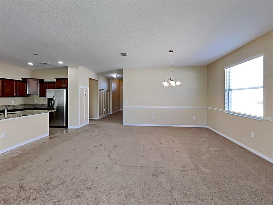 For Sale: $350,000 (4 beds, 3 baths, 2049 Square Feet)