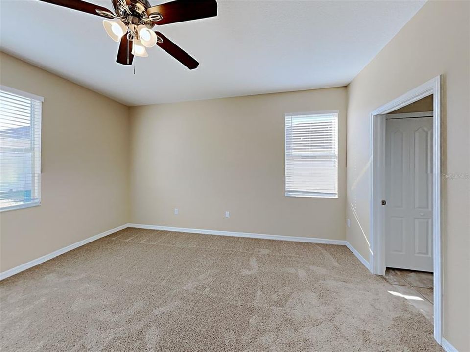 For Sale: $350,000 (4 beds, 3 baths, 2049 Square Feet)