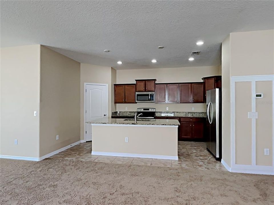 For Sale: $350,000 (4 beds, 3 baths, 2049 Square Feet)