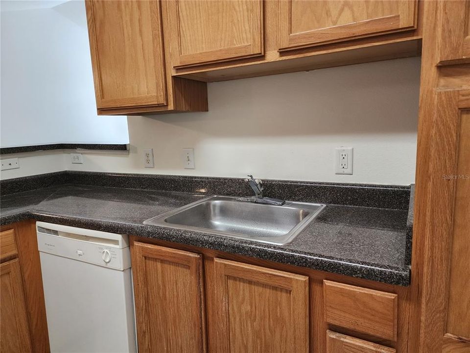 出租: $1,650 (2 贝兹, 2 浴室, 1048 平方英尺)