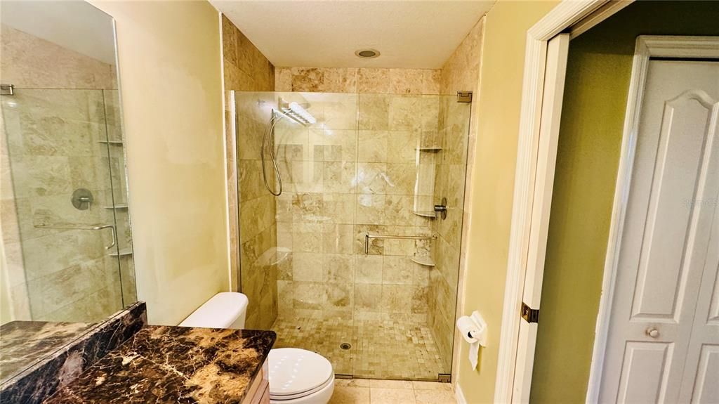 For Sale: $255,000 (2 beds, 2 baths, 1055 Square Feet)