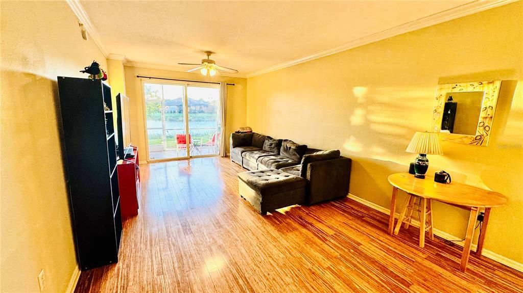 For Sale: $255,000 (2 beds, 2 baths, 1055 Square Feet)