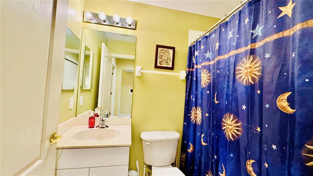 For Sale: $255,000 (2 beds, 2 baths, 1055 Square Feet)