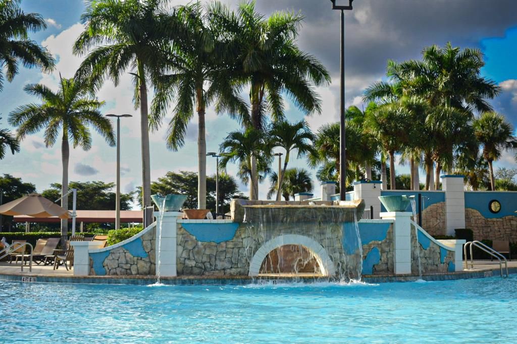 待售: $255,000 (2 贝兹, 2 浴室, 1055 平方英尺)