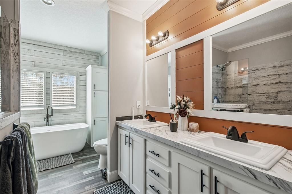 For Sale: $899,999 (4 beds, 3 baths, 2254 Square Feet)