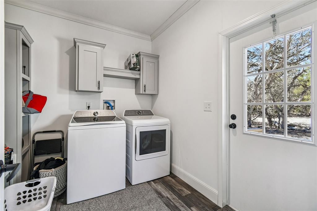 For Sale: $899,999 (4 beds, 3 baths, 2254 Square Feet)