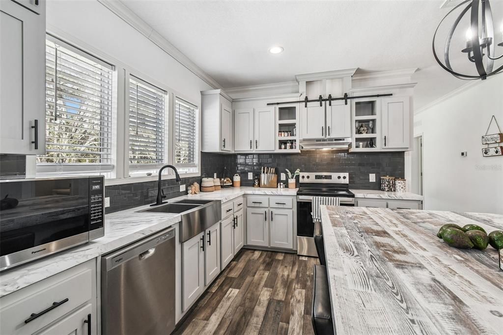 For Sale: $899,999 (4 beds, 3 baths, 2254 Square Feet)