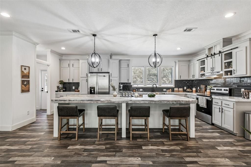 For Sale: $899,999 (4 beds, 3 baths, 2254 Square Feet)