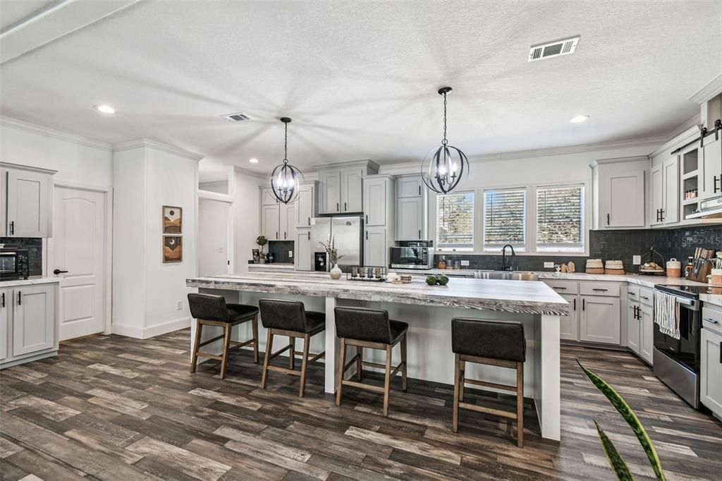 For Sale: $899,999 (4 beds, 3 baths, 2254 Square Feet)