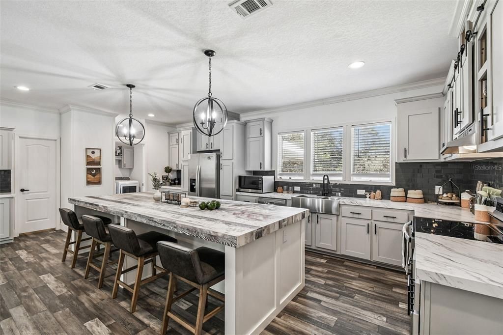 For Sale: $899,999 (4 beds, 3 baths, 2254 Square Feet)