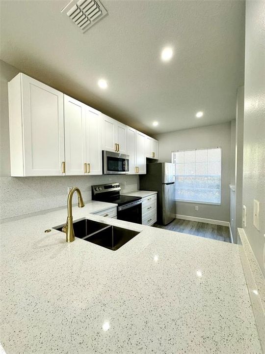 En Renta: $1,600 (2 camas, 2 baños, 1076 Pies cuadrados)