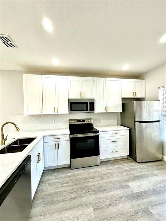 En Renta: $1,600 (2 camas, 2 baños, 1076 Pies cuadrados)