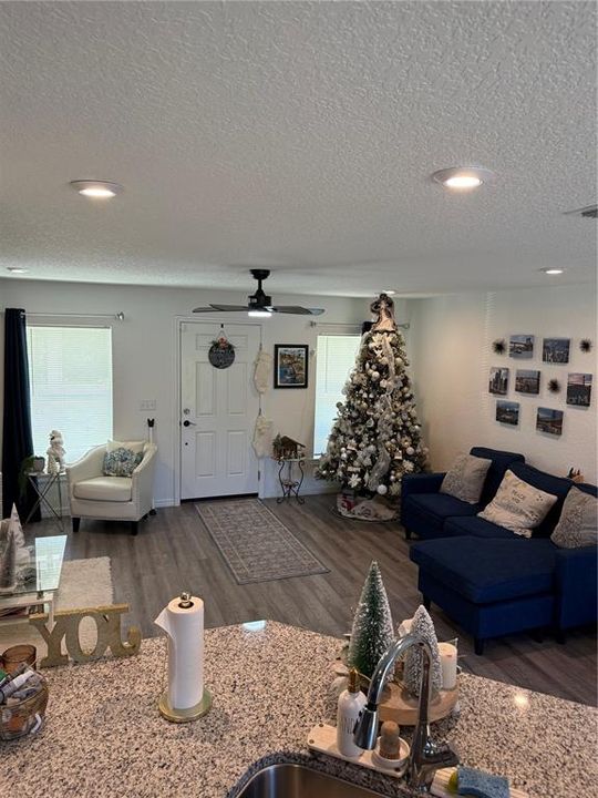 En Venta: $248,888 (3 camas, 2 baños, 1391 Pies cuadrados)