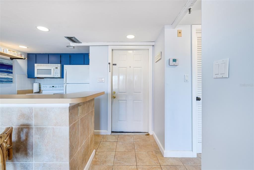 待售: $169,000 (1 贝兹, 1 浴室, 593 平方英尺)