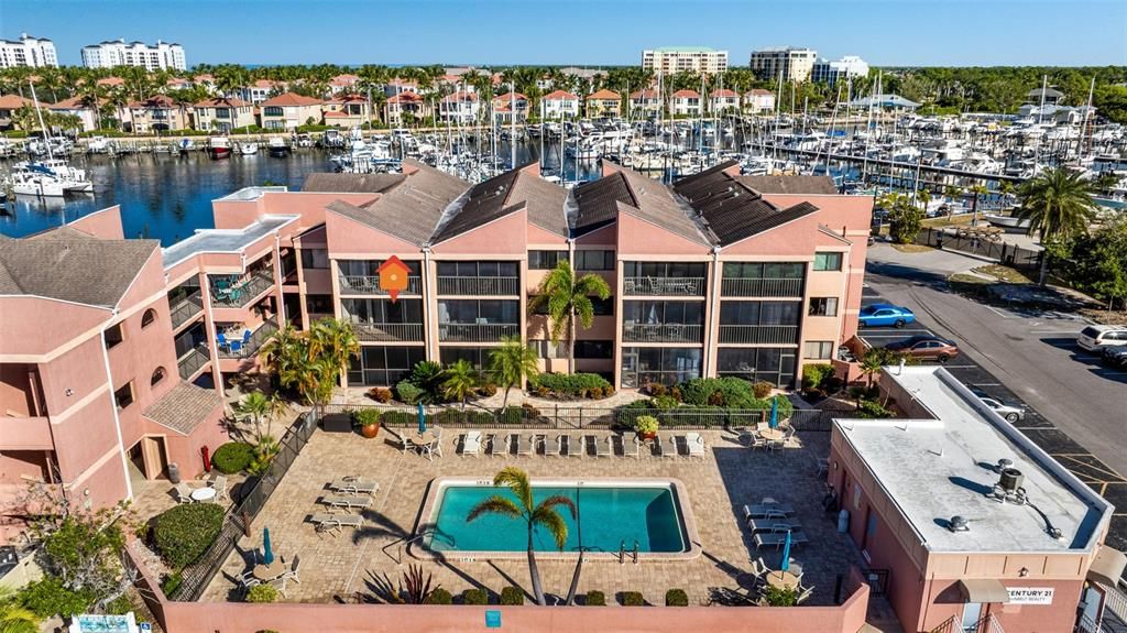 待售: $169,000 (1 贝兹, 1 浴室, 593 平方英尺)