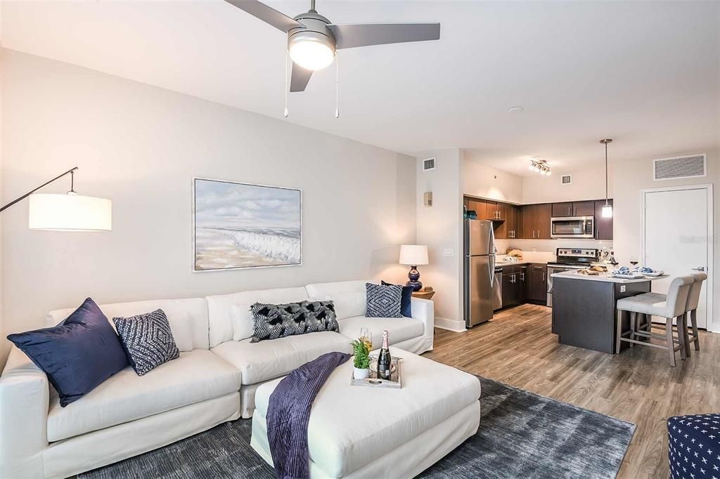 出租: $1,900 (1 贝兹, 1 浴室, 722 平方英尺)