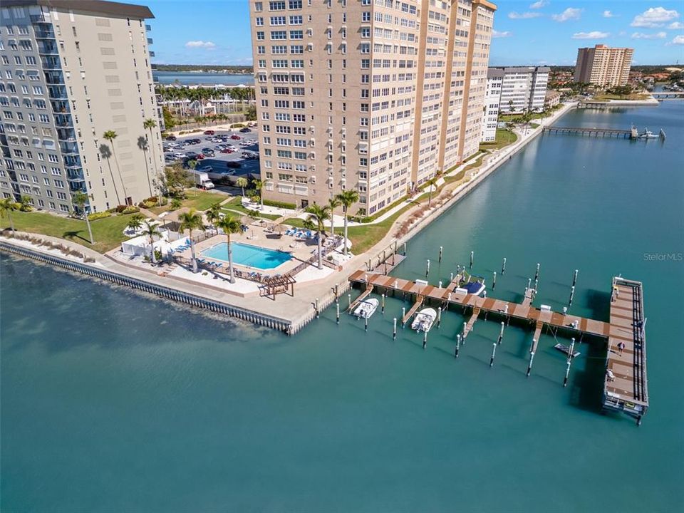 На продажу: $289,900 (2 спален, 2 ванн, 1175 Квадратных фут)