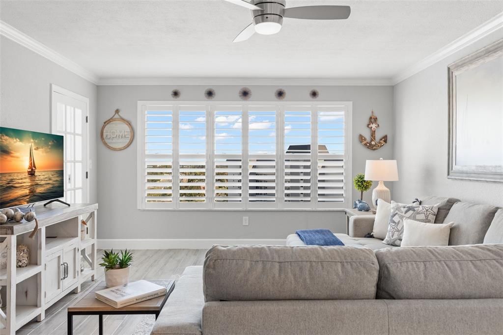 На продажу: $289,900 (2 спален, 2 ванн, 1175 Квадратных фут)