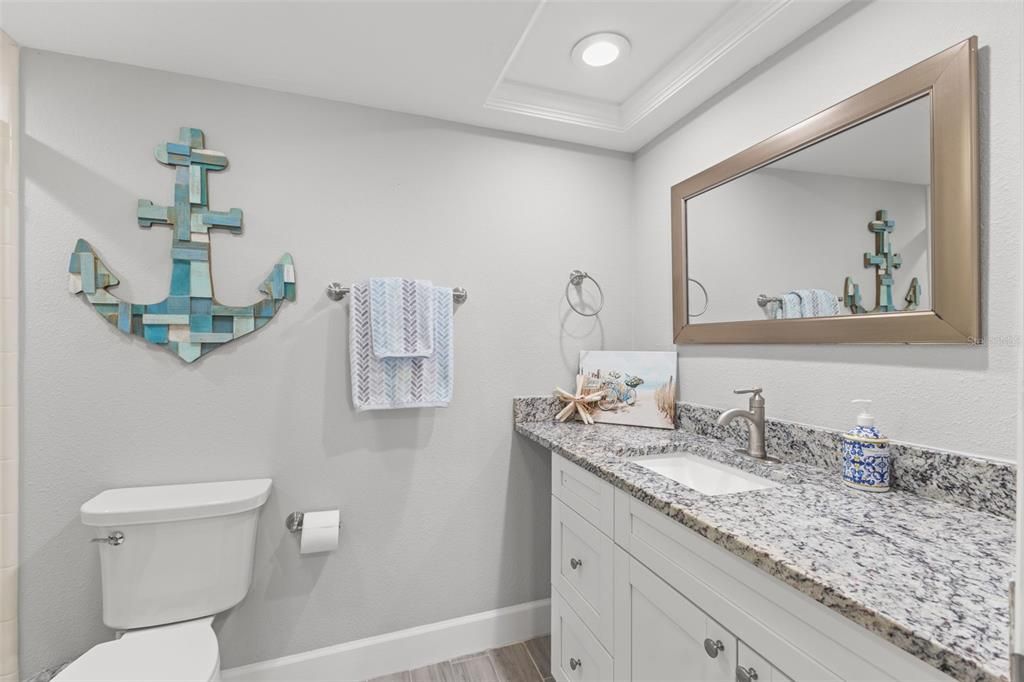 На продажу: $289,900 (2 спален, 2 ванн, 1175 Квадратных фут)