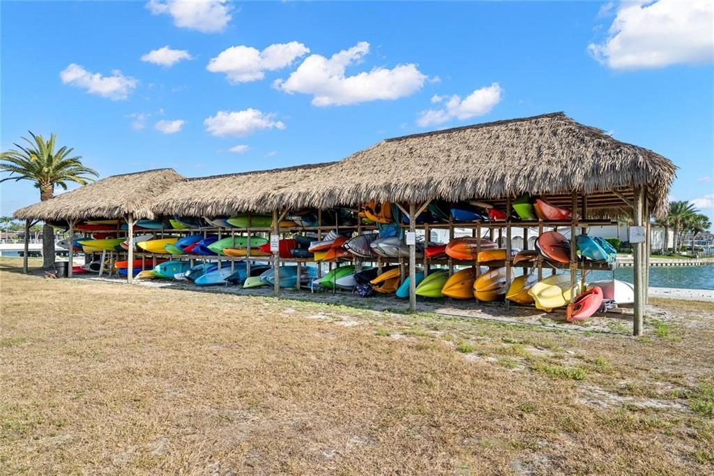 На продажу: $289,900 (2 спален, 2 ванн, 1175 Квадратных фут)