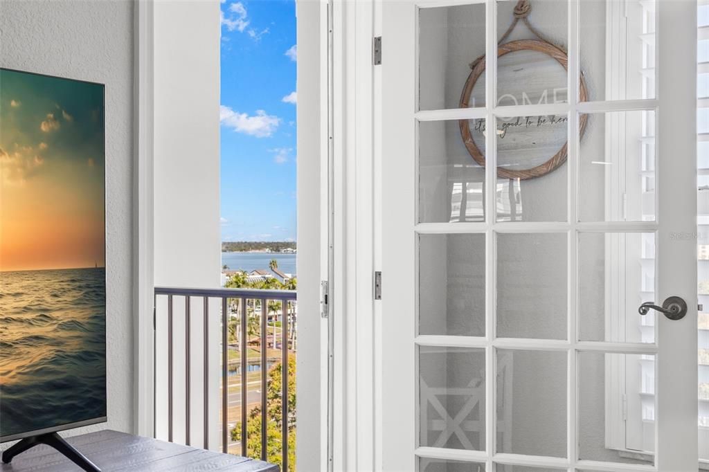 На продажу: $289,900 (2 спален, 2 ванн, 1175 Квадратных фут)