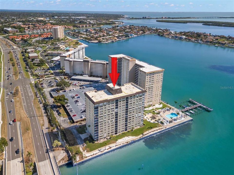 На продажу: $289,900 (2 спален, 2 ванн, 1175 Квадратных фут)