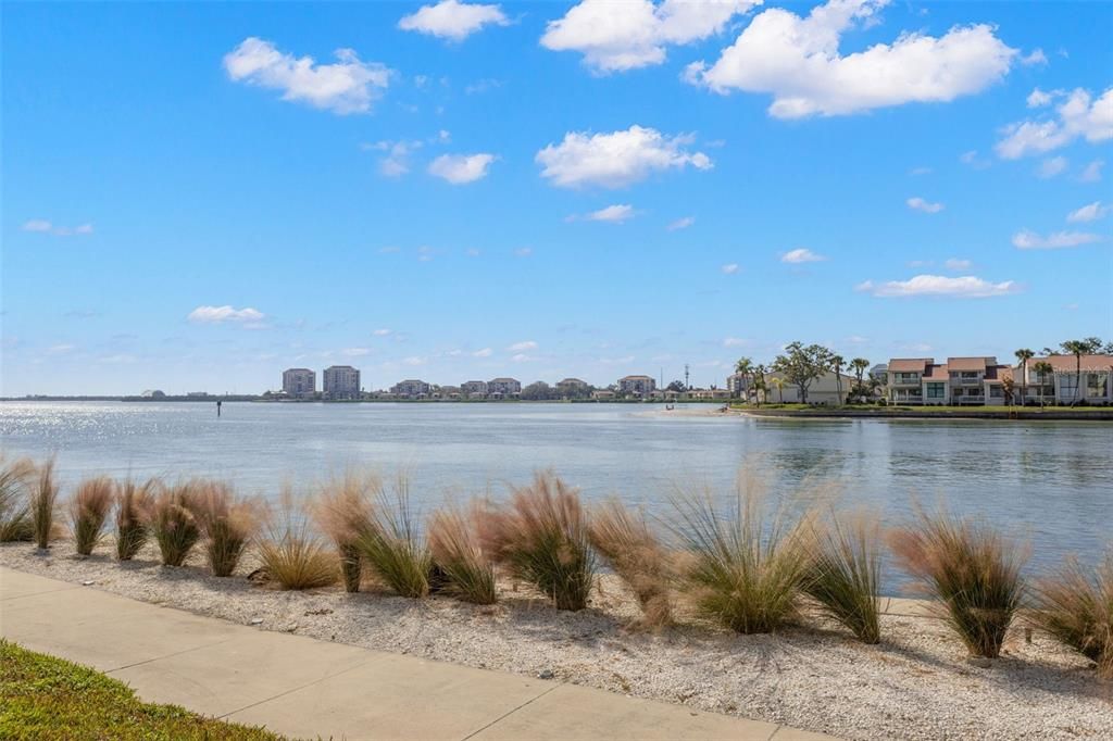 На продажу: $289,900 (2 спален, 2 ванн, 1175 Квадратных фут)