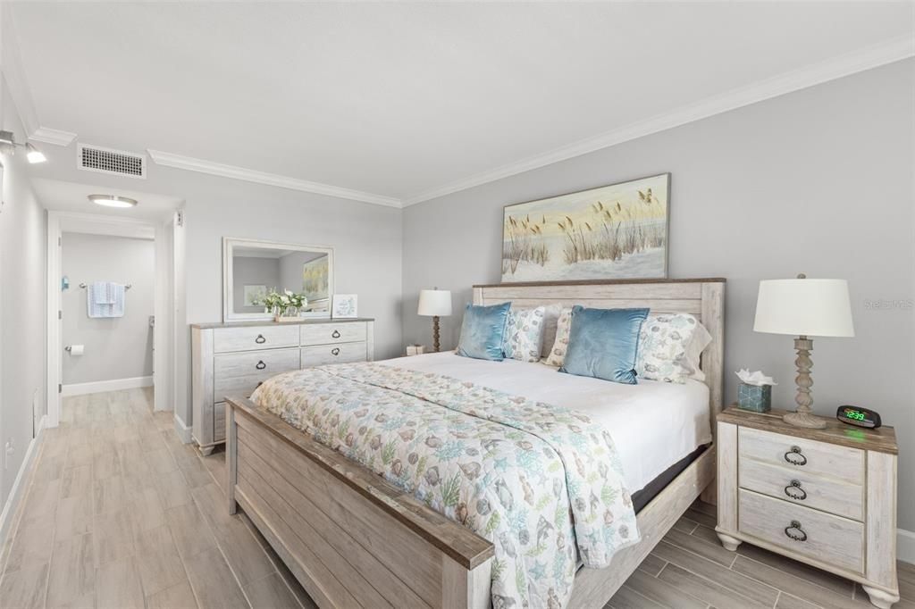 На продажу: $289,900 (2 спален, 2 ванн, 1175 Квадратных фут)