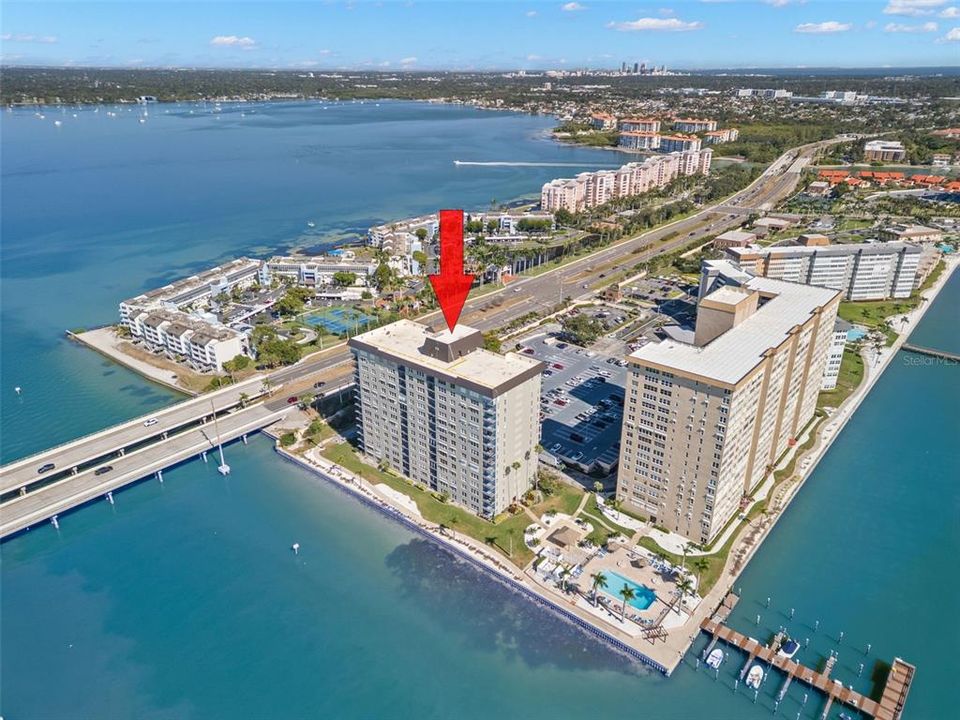 На продажу: $289,900 (2 спален, 2 ванн, 1175 Квадратных фут)