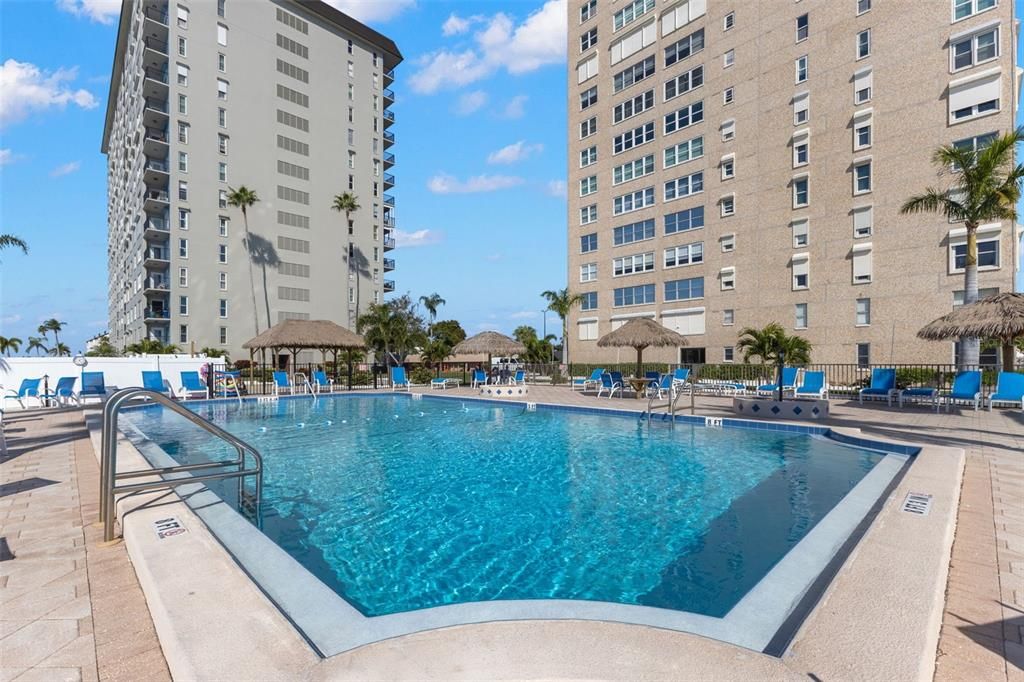 На продажу: $289,900 (2 спален, 2 ванн, 1175 Квадратных фут)