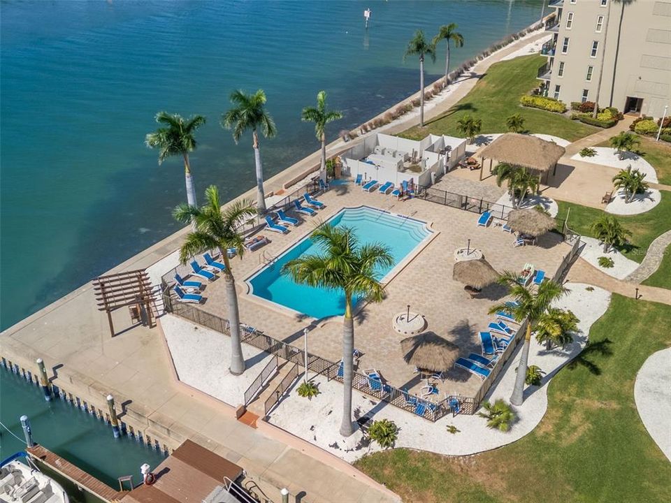 На продажу: $289,900 (2 спален, 2 ванн, 1175 Квадратных фут)