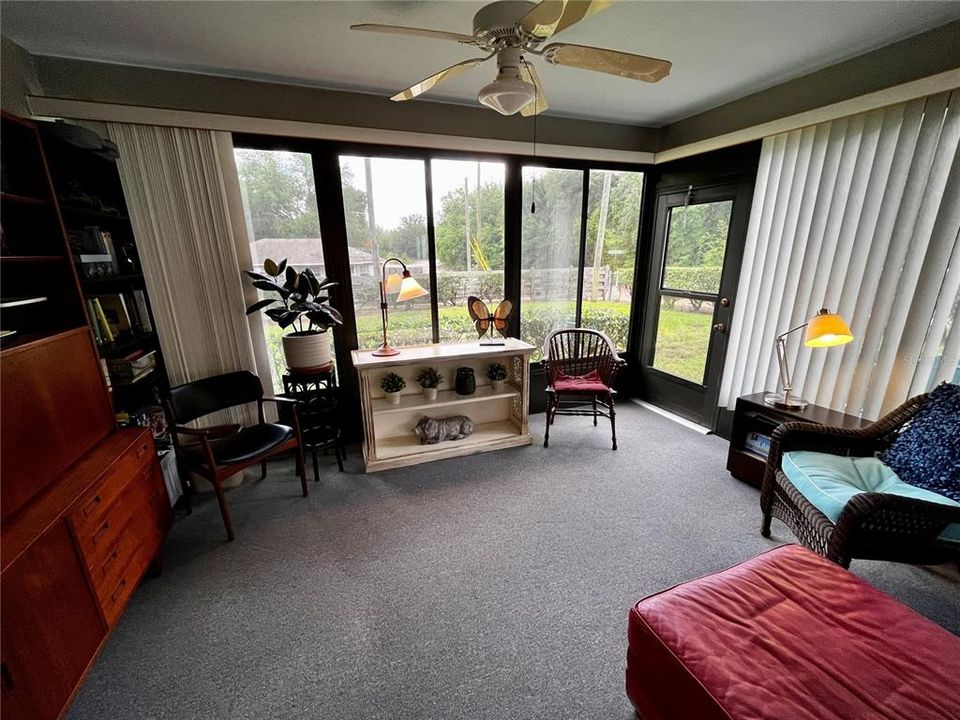 For Sale: $159,000 (2 beds, 2 baths, 1243 Square Feet)