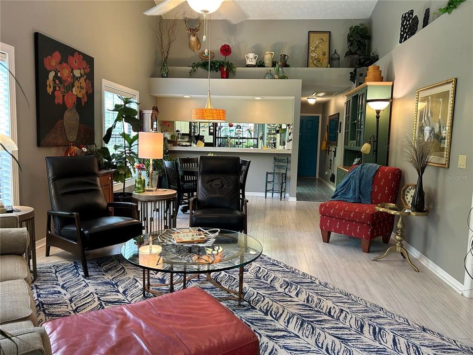 For Sale: $159,000 (2 beds, 2 baths, 1243 Square Feet)