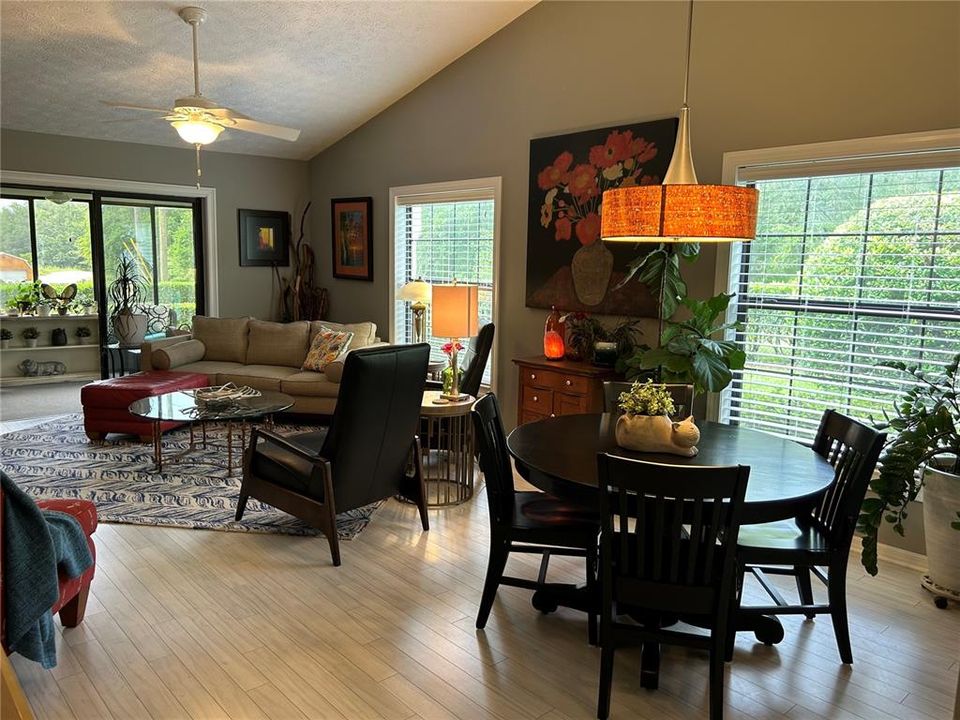 For Sale: $159,000 (2 beds, 2 baths, 1243 Square Feet)